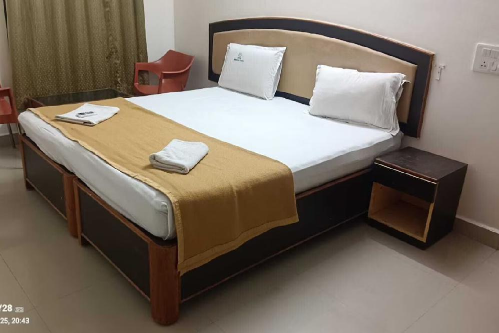 1 x Deluxe non ac room